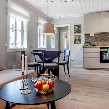 Nyrenoverat Gardshus Pa Havstomt Med Hoeg Standard Örnsköldsvik Eksteriør bilde